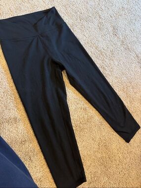 Balance Collection Black cropped Activewear Leggings